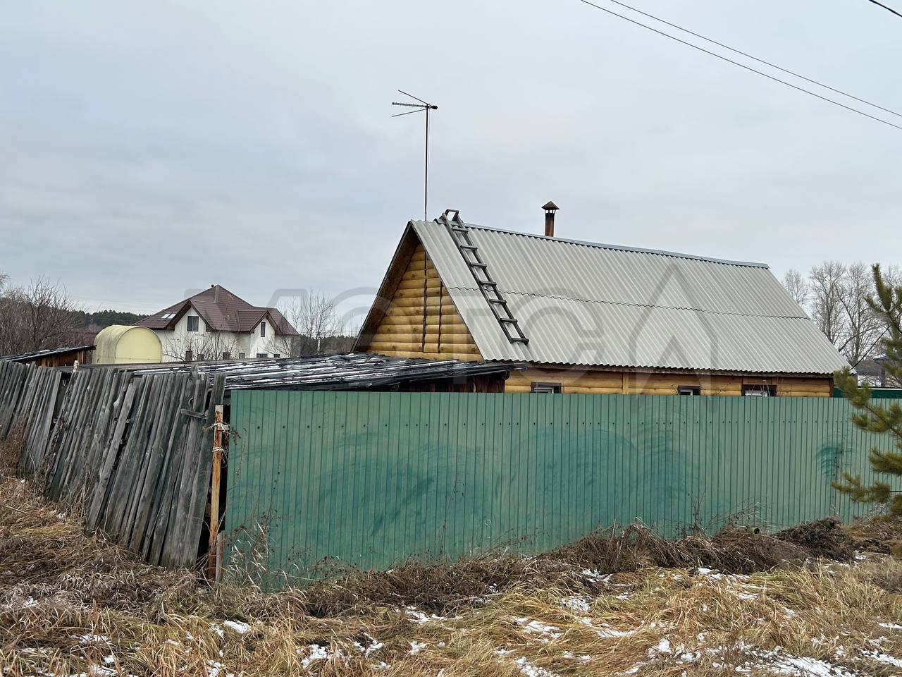Дом 43,9 кв.м и земельный участок 1010+/-11 кв.м в Кургане