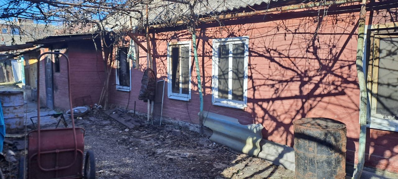 1/6 доля дома и 1/6 доля земельного участка в Армавире