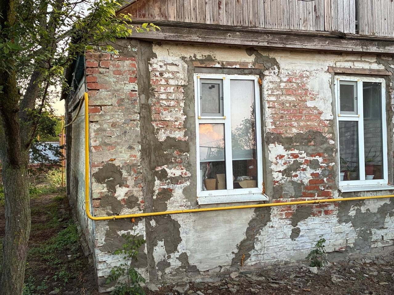 1/2 доля дома и 1/2 доля земельного участка в Ростовской обл.