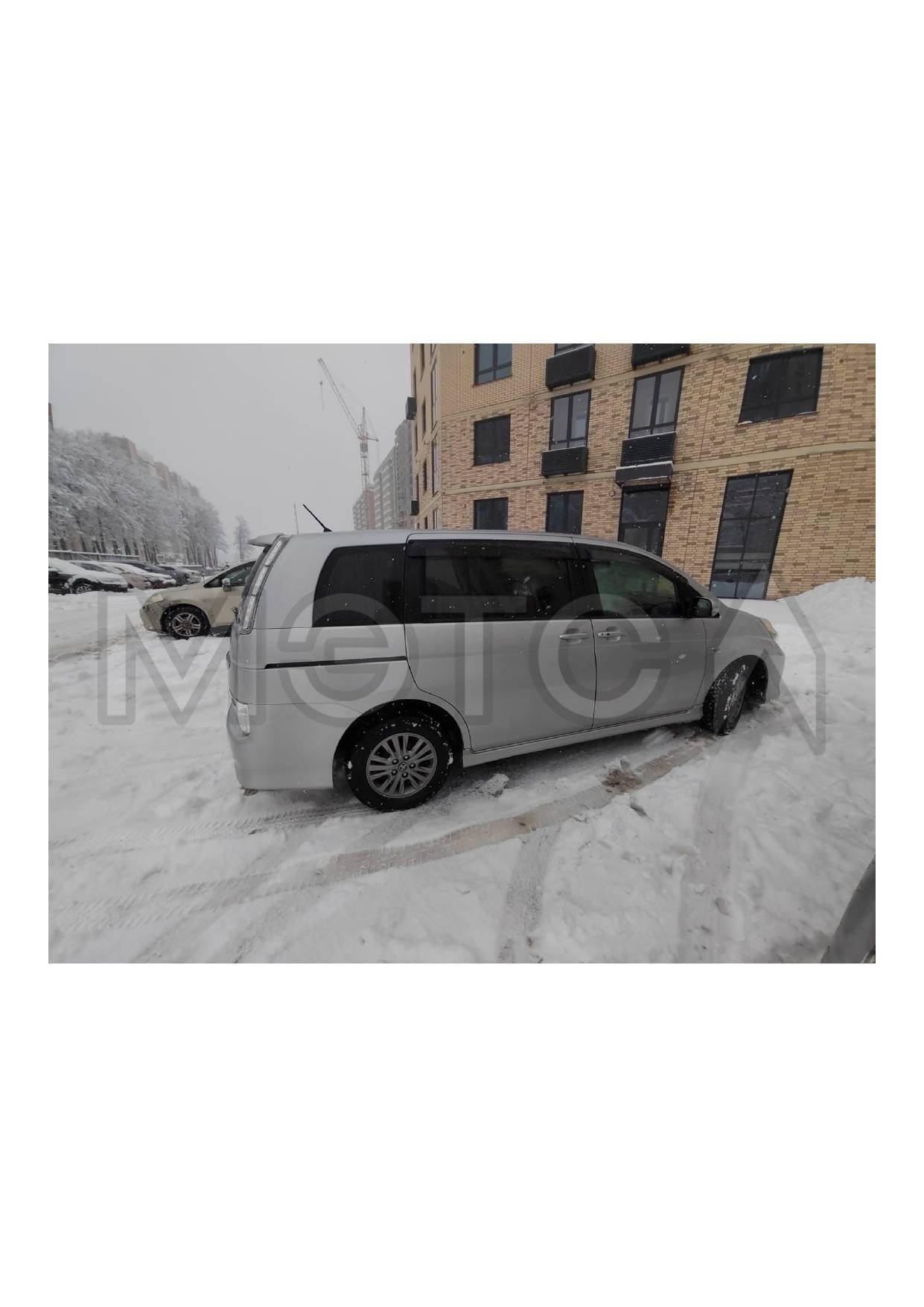 Toyota ISis, 2011 года, 144 лс