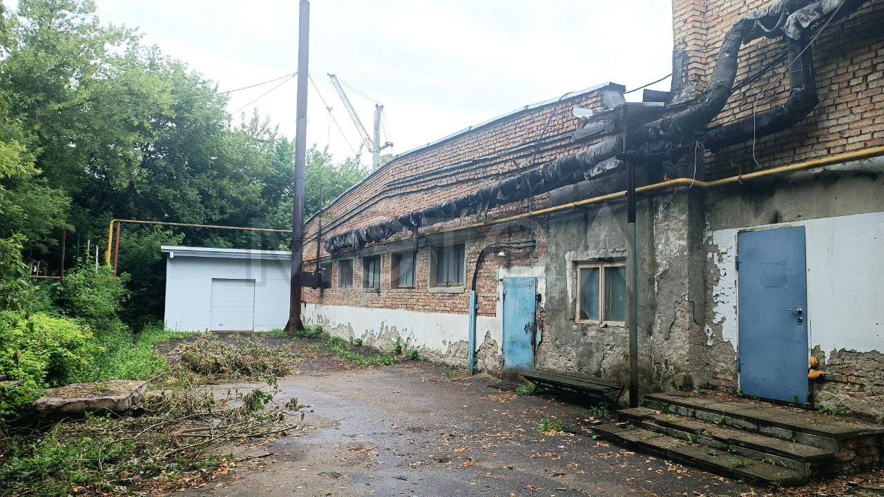 Здание 594,8 кв.м, помещение 793,6 кв.м. и земельный участок 1930+/-9.18 кв.м. в Пензе