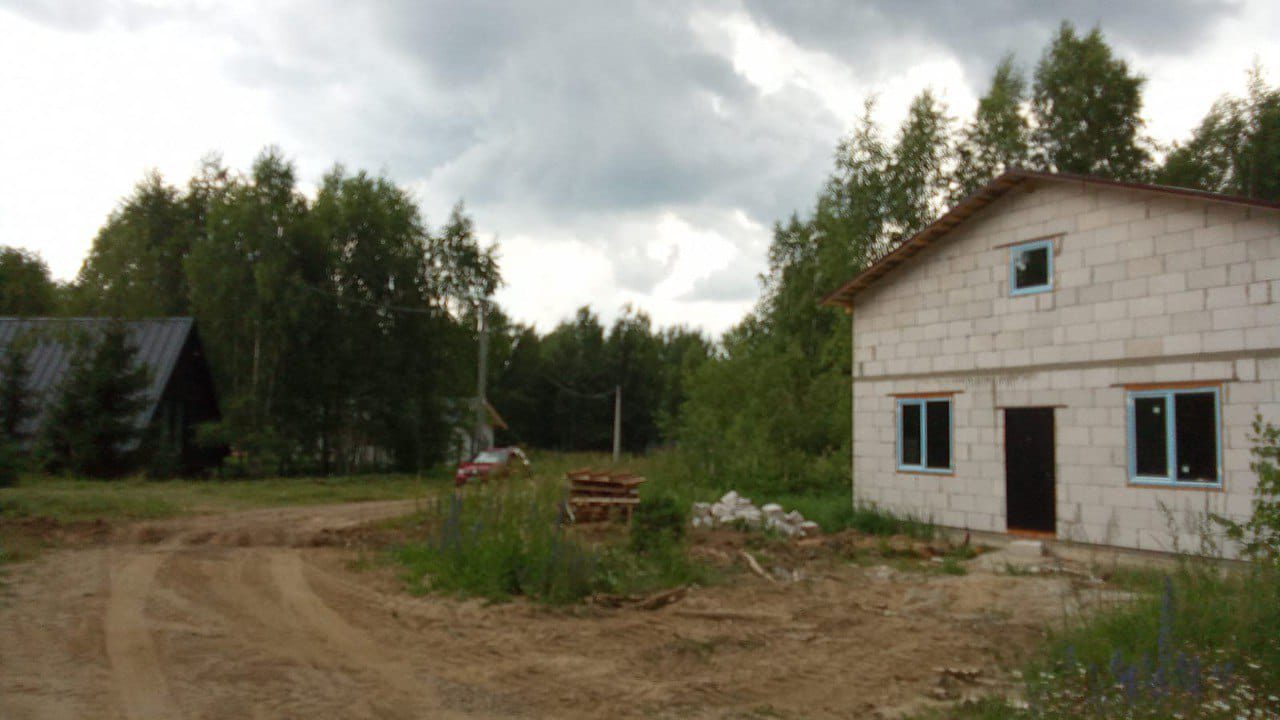 Объект незавершенного строительства 160 кв.м. и земельный участок 1276+/-24 кв.м. в Московской обл.