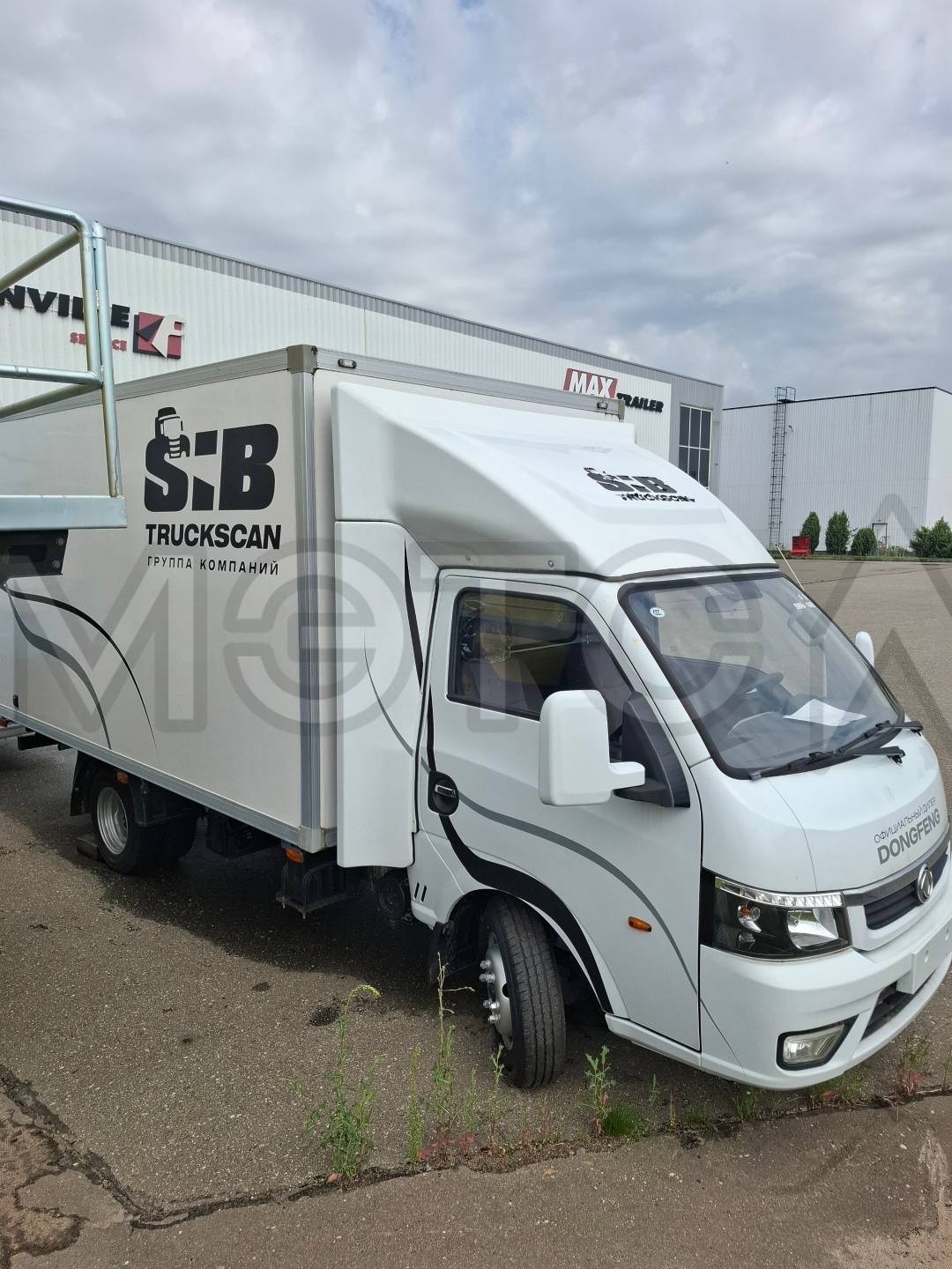 Специализированный, фургон изотермический Dongfeng Promteh Kapitan-T, 2024 года