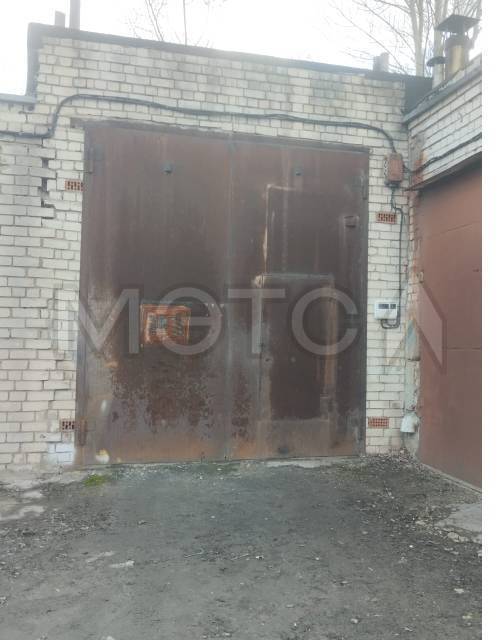 1/2 доля гаража и 1/2 доля земельного участка в Старом Осколе