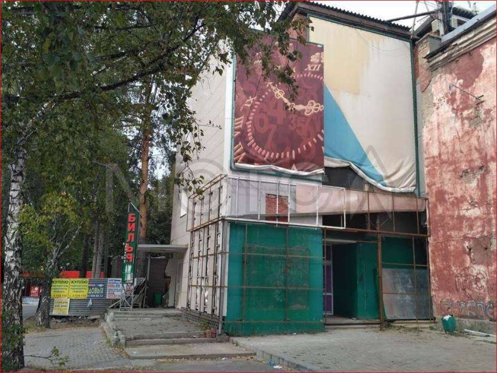 Здание 972,7 кв.м. и доля земельного участка в Новосибирске