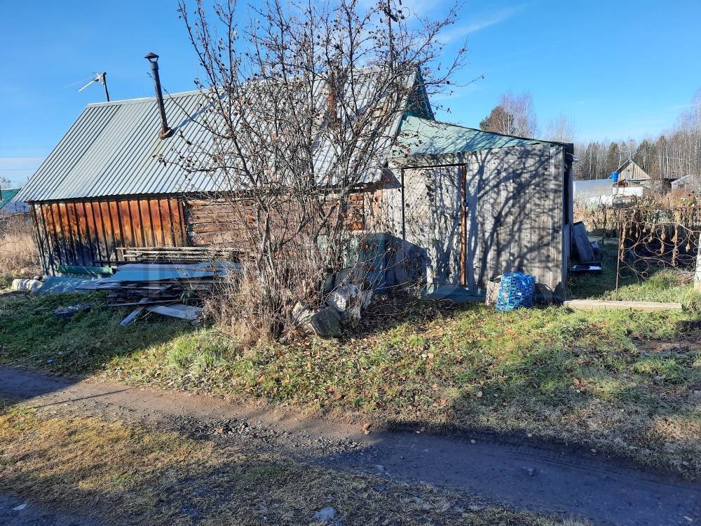 Земельный участок в Свердловской обл., 572 кв.м.