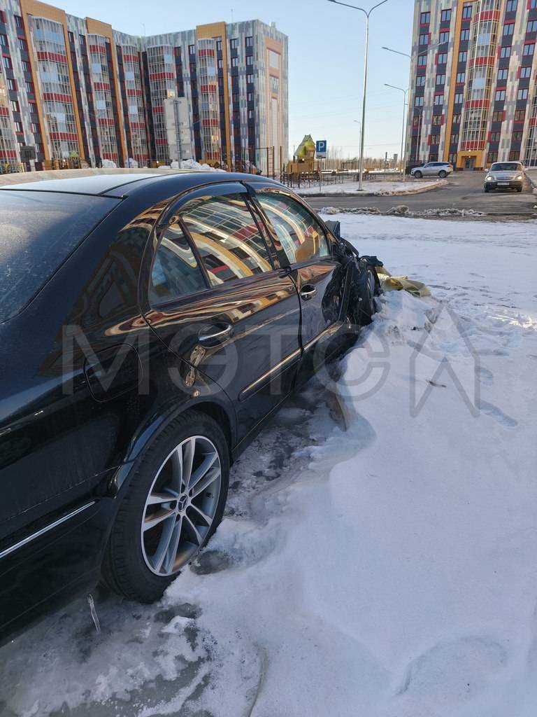 Mercedes-Benz E-Класс, 2006 года, 231 лс, полный привод, АКПП