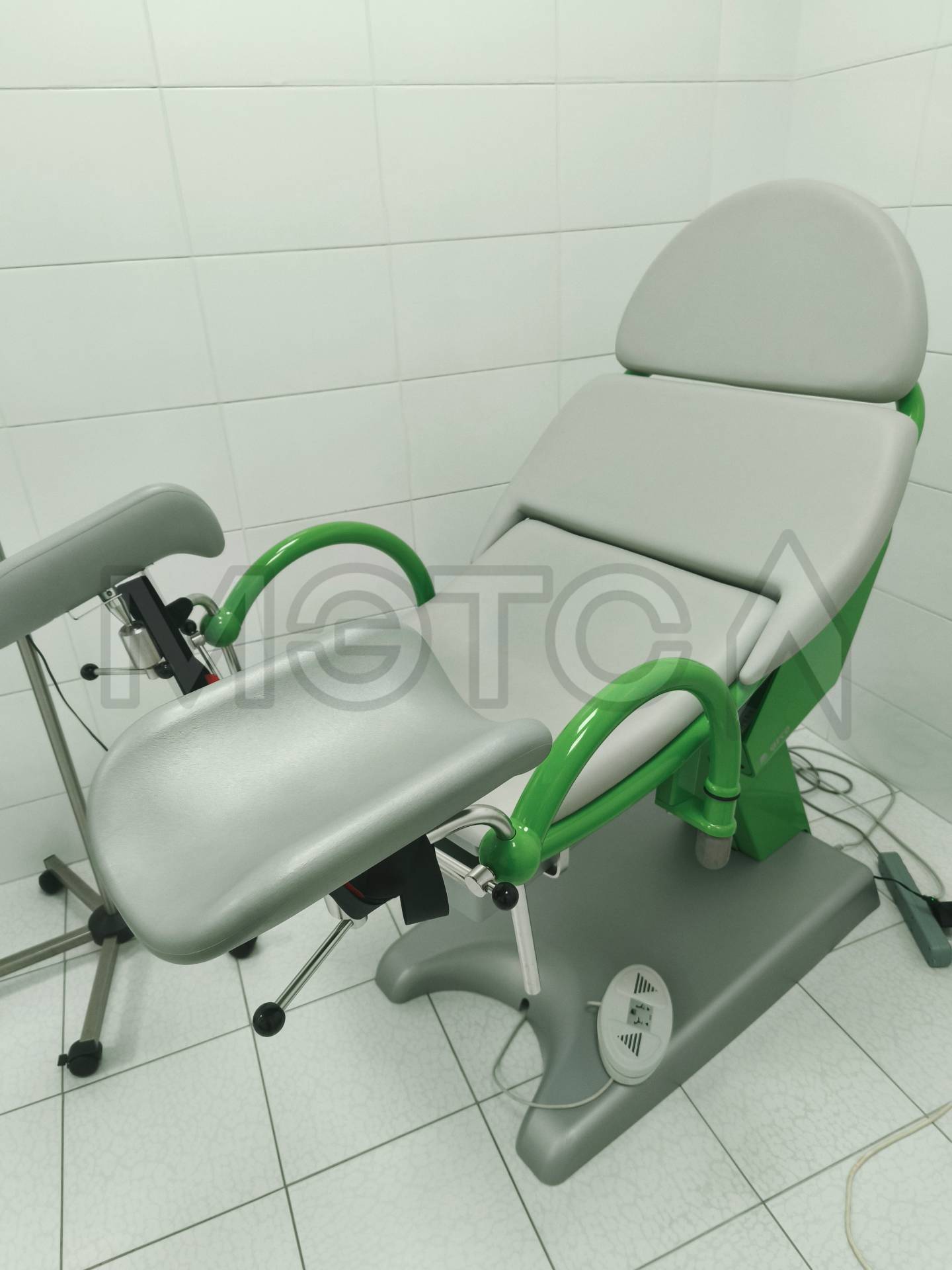 Кресло ARCO, Светильники MASTERLIGHT, Аппарат Radio SURG 2200 RS-1390, оборудование от Karl Storz