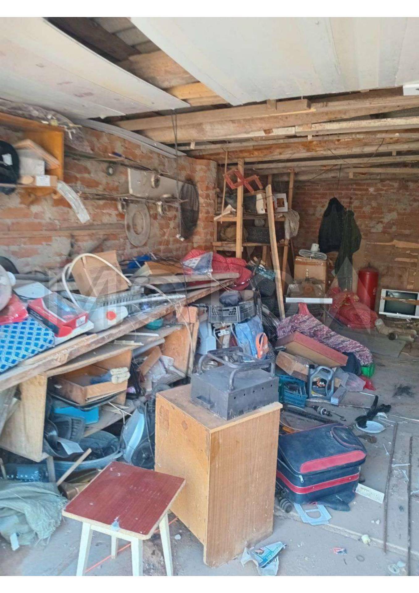 1/2 (1/6 + 1/3) доля гаража в Астраханской обл.