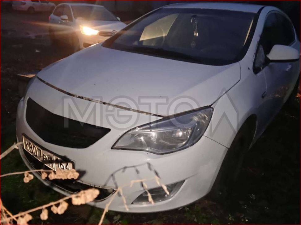 Opel Astra, 2011 года