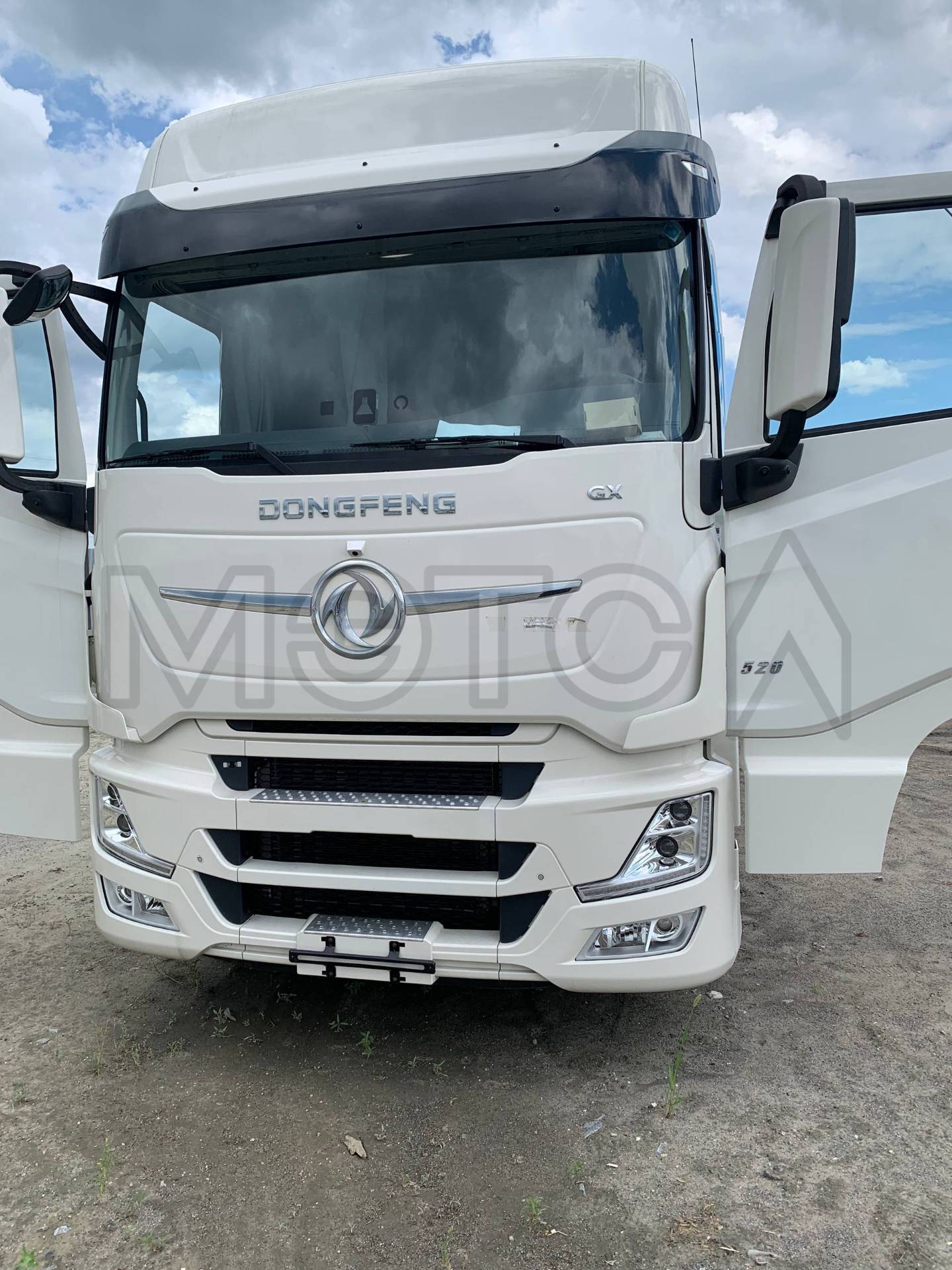 Седельный тягач Dongfeng GX 4x2, 2024 года