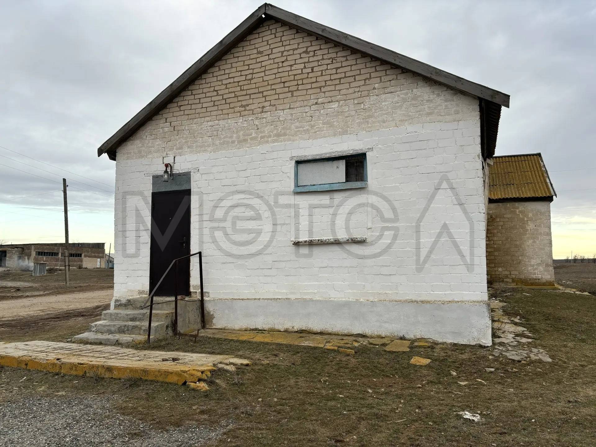 Здание 144,5 кв.м. и земельный участок 336 кв.м. в Калмыкии