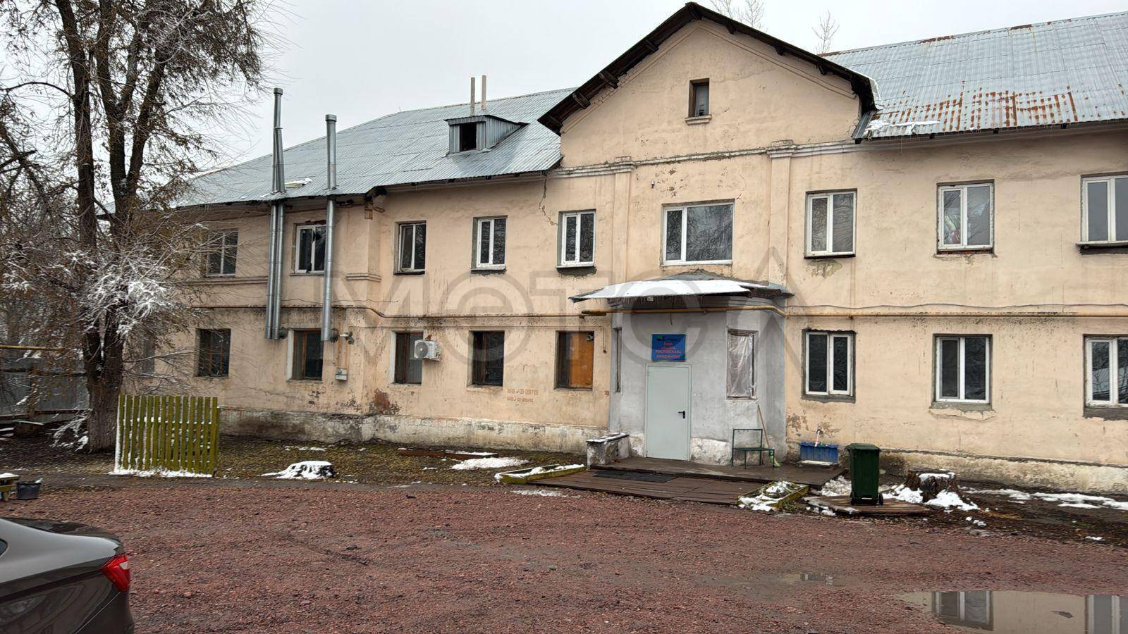 Дом 898 кв.м и земельный участок 2072 кв.м в Ростовской области