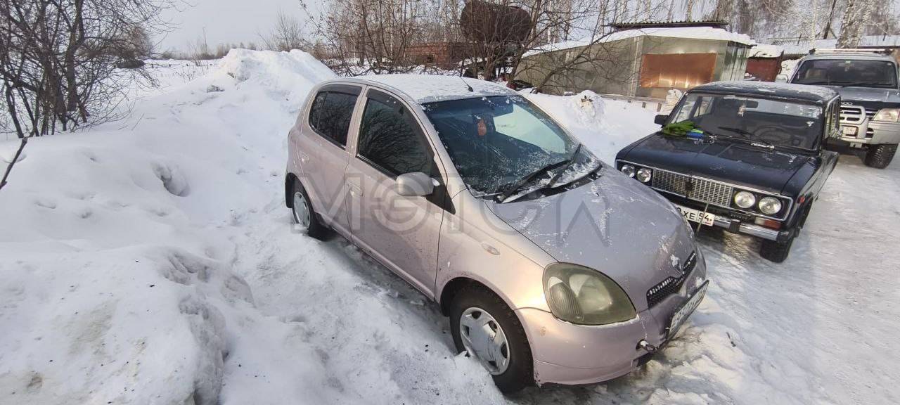 Toyota Vitz, 2001 года, 70 лс, 299999 км, АКПП