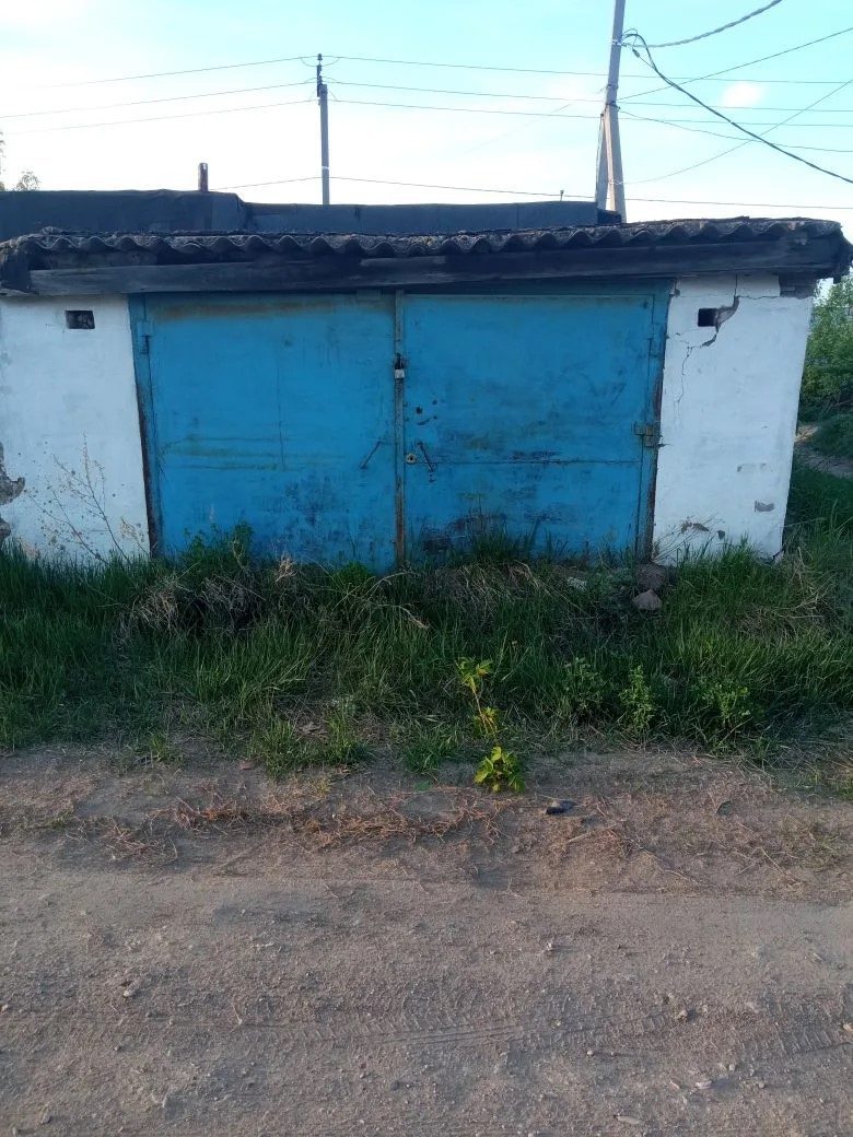 Нежилое здание, 28кв.м., 16:47:010407:1762 и земельный участок, 28кв.м.,16:47:010407:1005, в Республике Татарстан