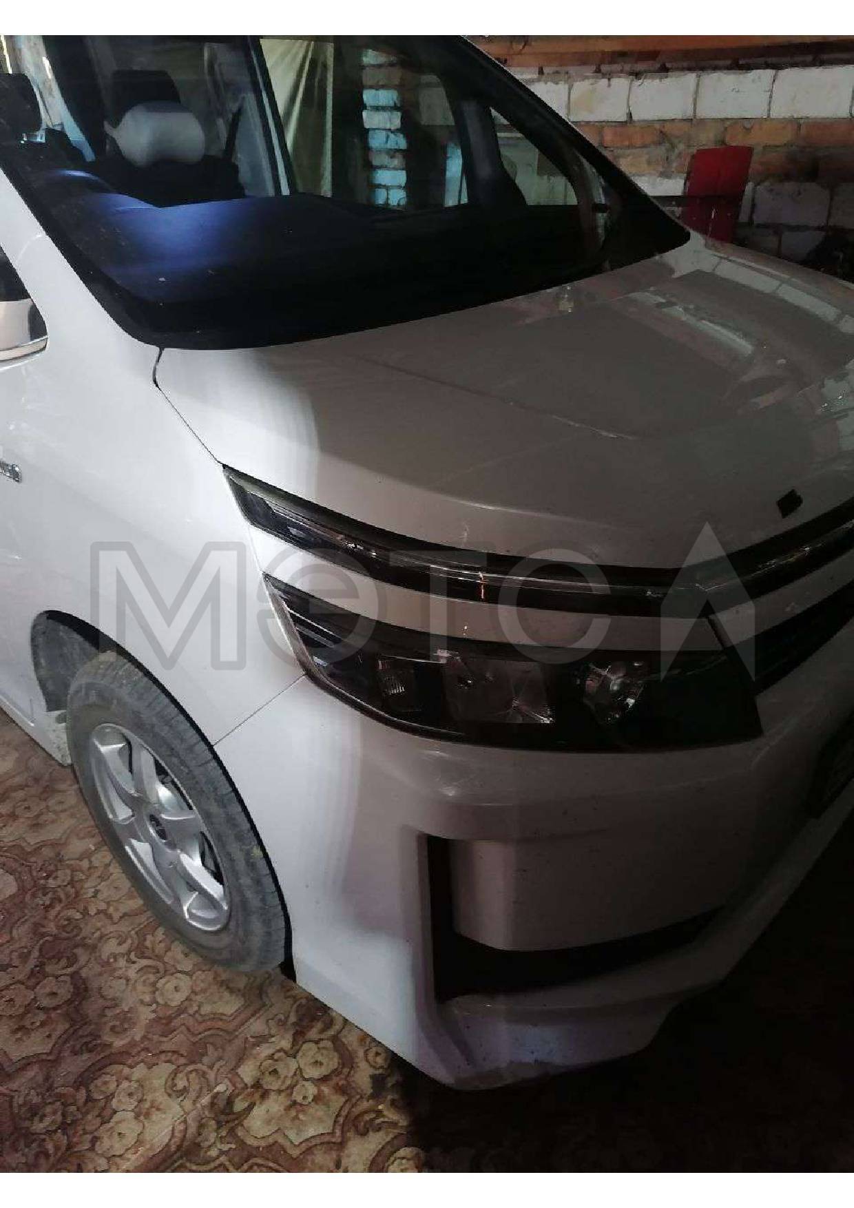 Toyota Voxy, 2014 года, 152 лс
