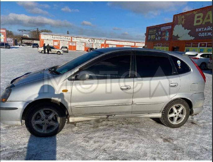 Nissan Tino, 1998 года, 145 лс