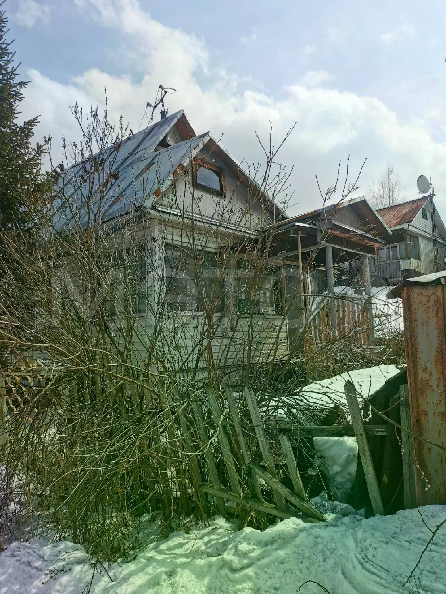 Здание 20 кв.м. и земельный участок 600 кв.м. в Кемеровской обл.