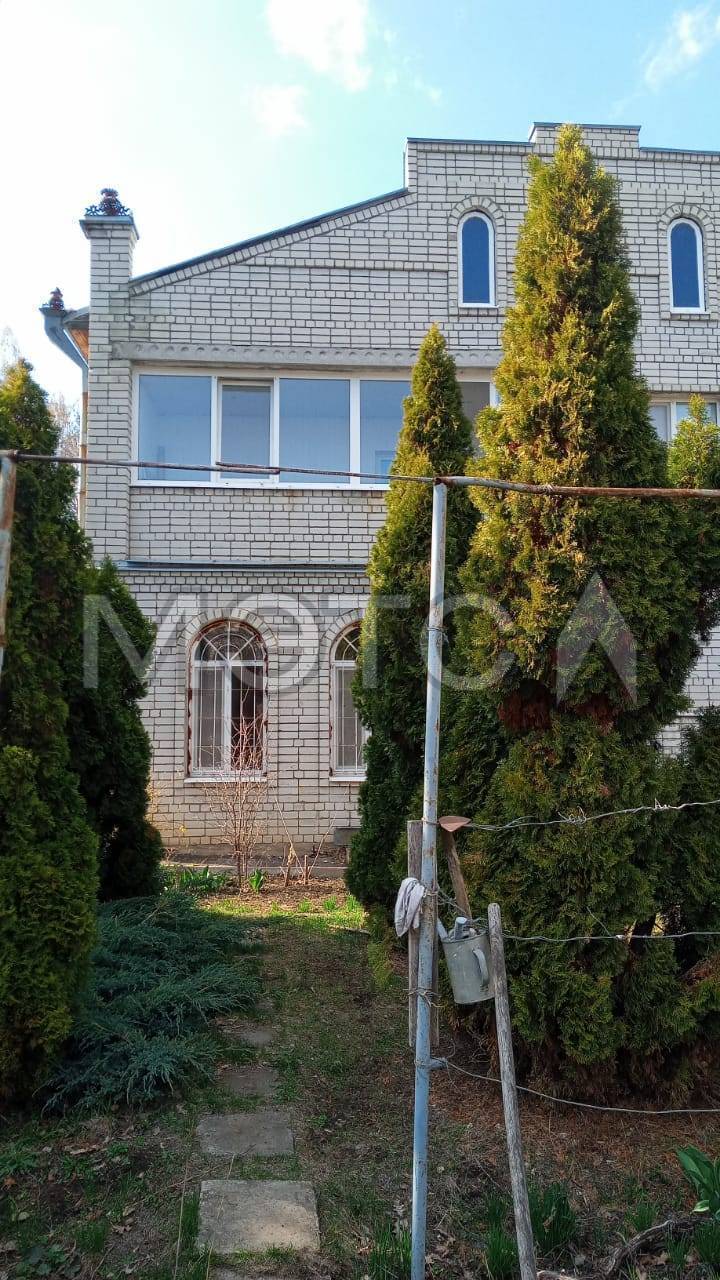 Дом 268,6 кв.м и земельный участок 1000 кв.м. в Саратове