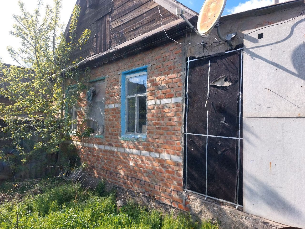 1/4 доля дома и 1/4 доля земельного участка в Астраханской обл.