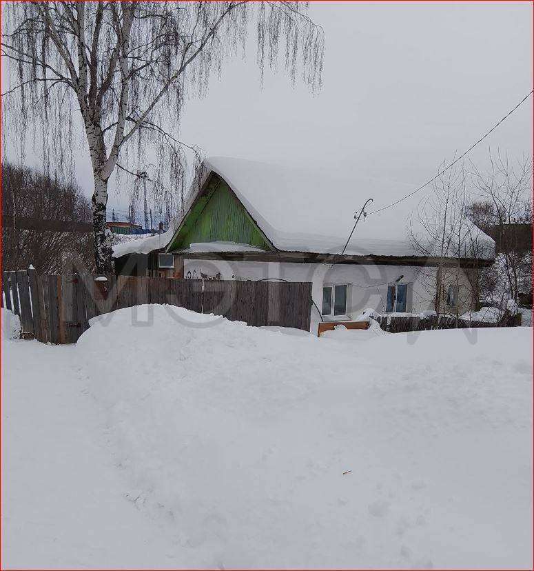 50/100 доли дома и 50/100 доли земельного участка в Пермском крае