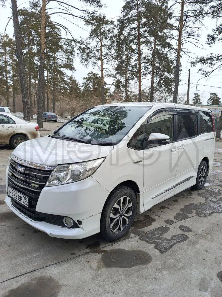 Toyota Noah, 2014 года, 99 лс, 227687 км, АКПП