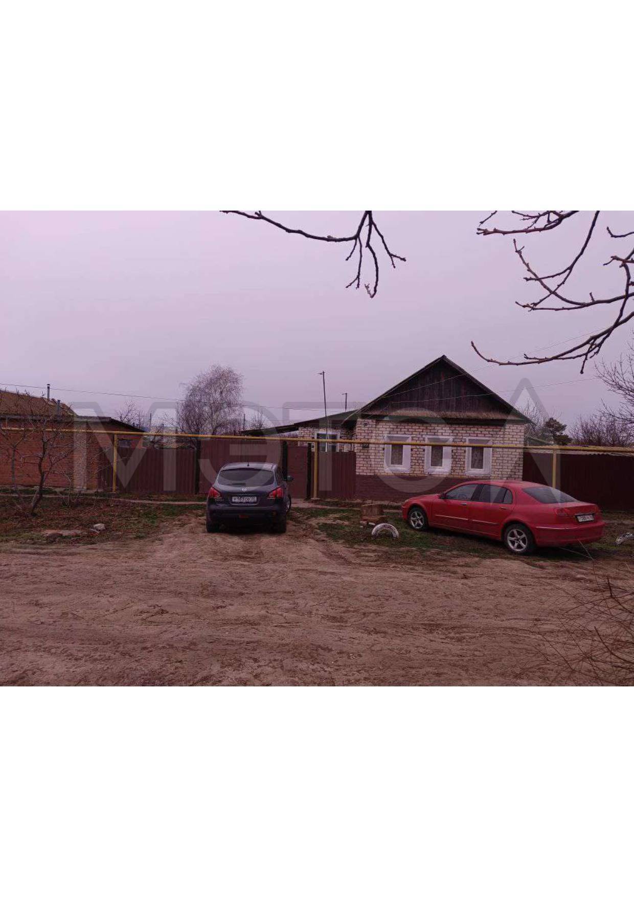 1/2 доля дома и 1/2 доля земельного участка в Астраханской обл.