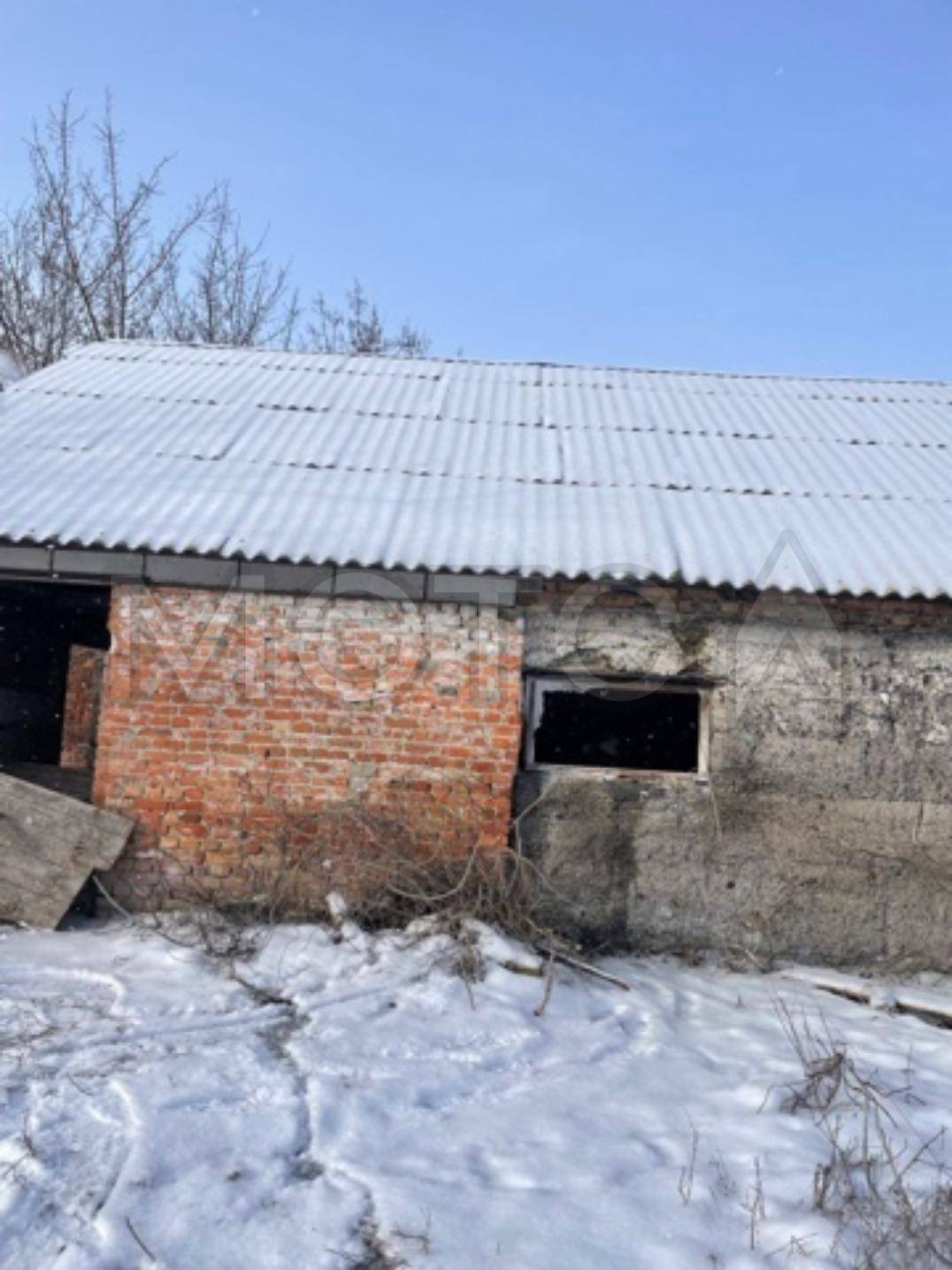 Доли зданий и 1/3 доля земельного участка в Воронежской обл.
