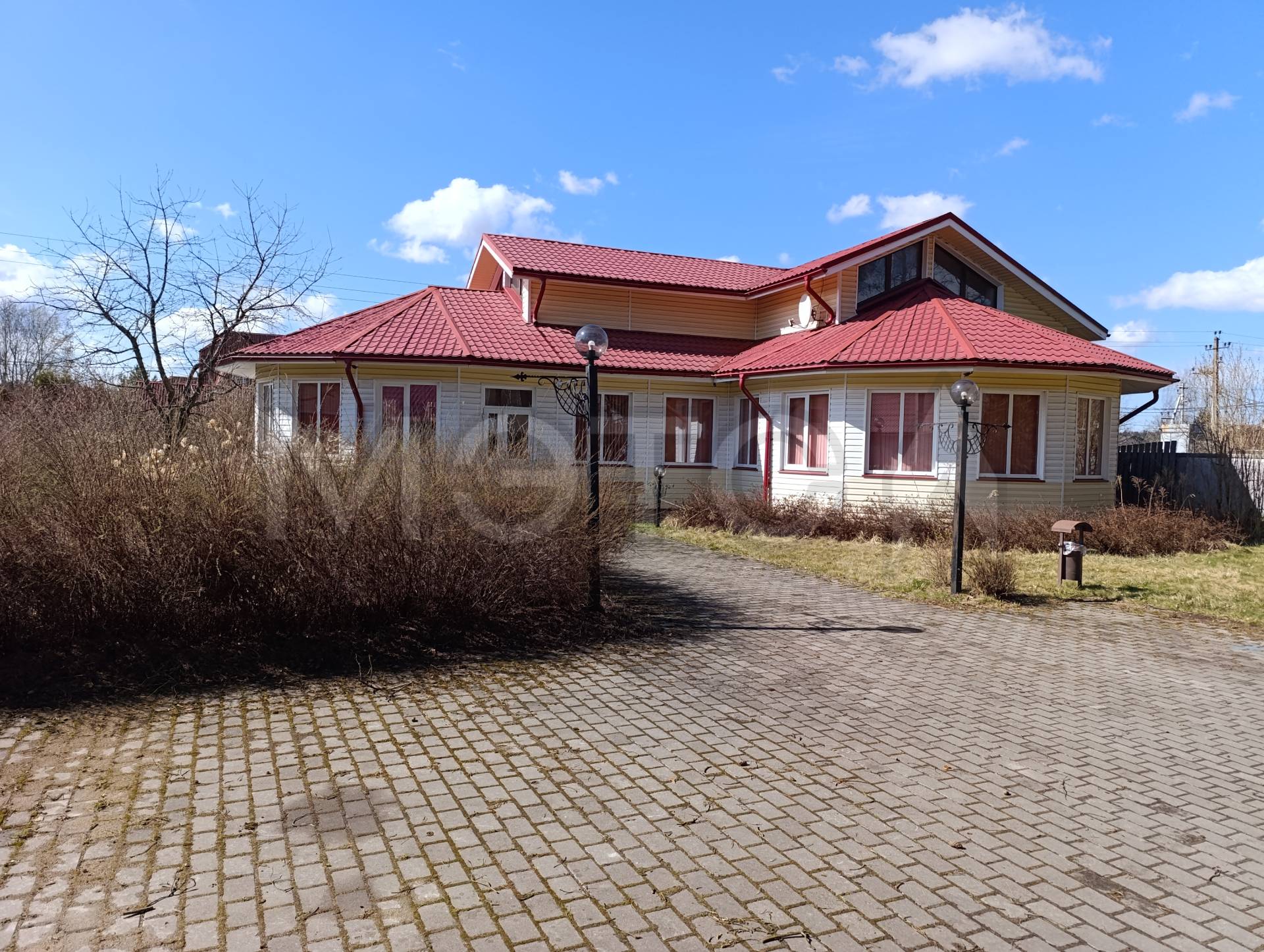 Дом 360 кв.м. и земельный участок 747+/-17 кв.м. в Ленинградской обл.