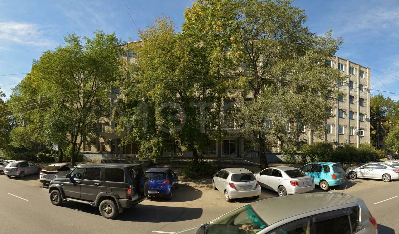 49/1000 доли здания и право аренды земельного участка 3975 кв.м в Комсомольске-на-Амуре