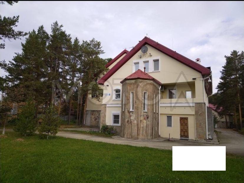 Дом 861,9 кв.м и земельный участок 1785 кв.м в Свердловской обл.