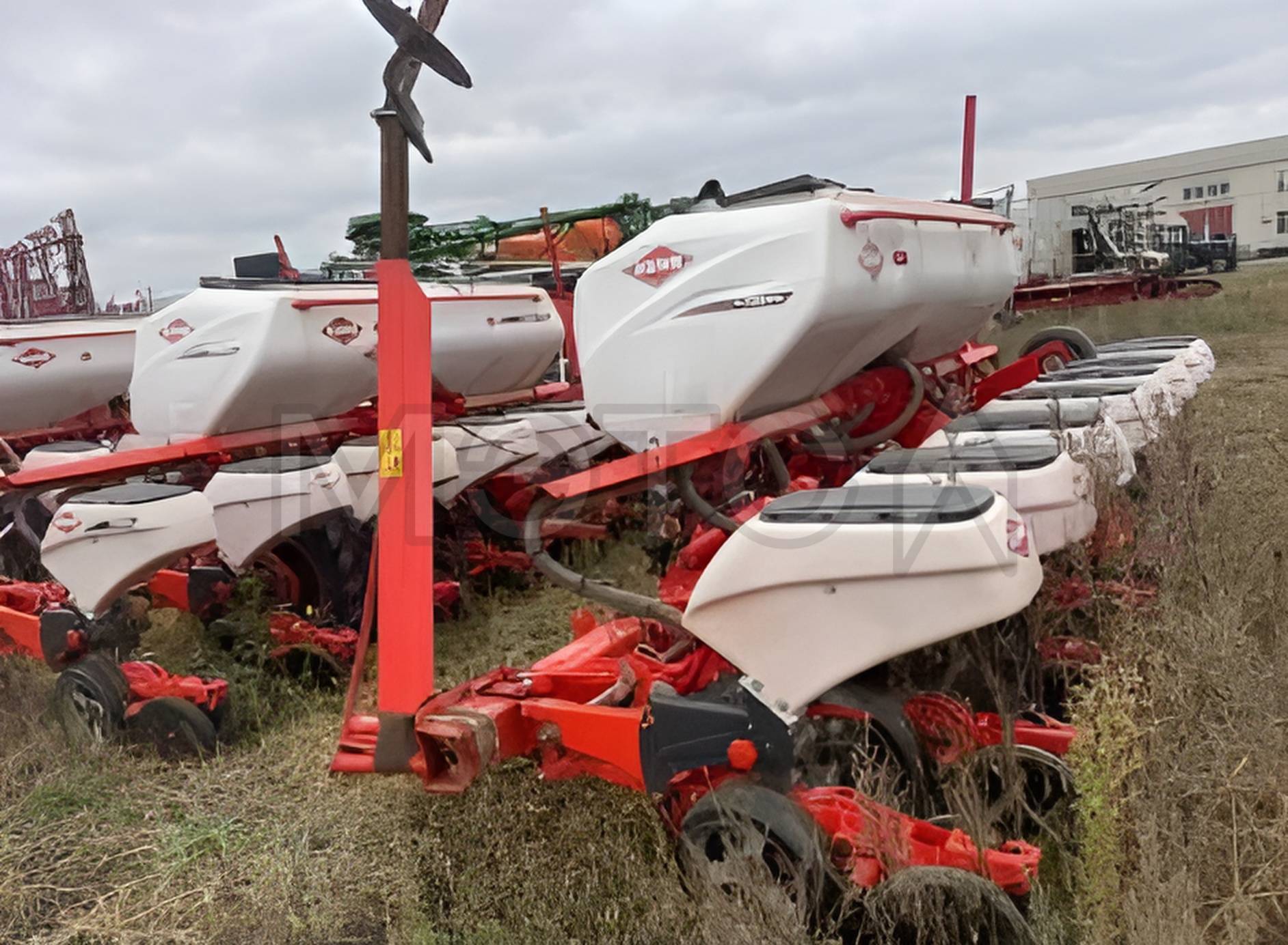 Сеялка KOCMA TRM прицепная (8 рядов, кукуруза, подсолнечник, с удобр. 1350л.), 2021 года