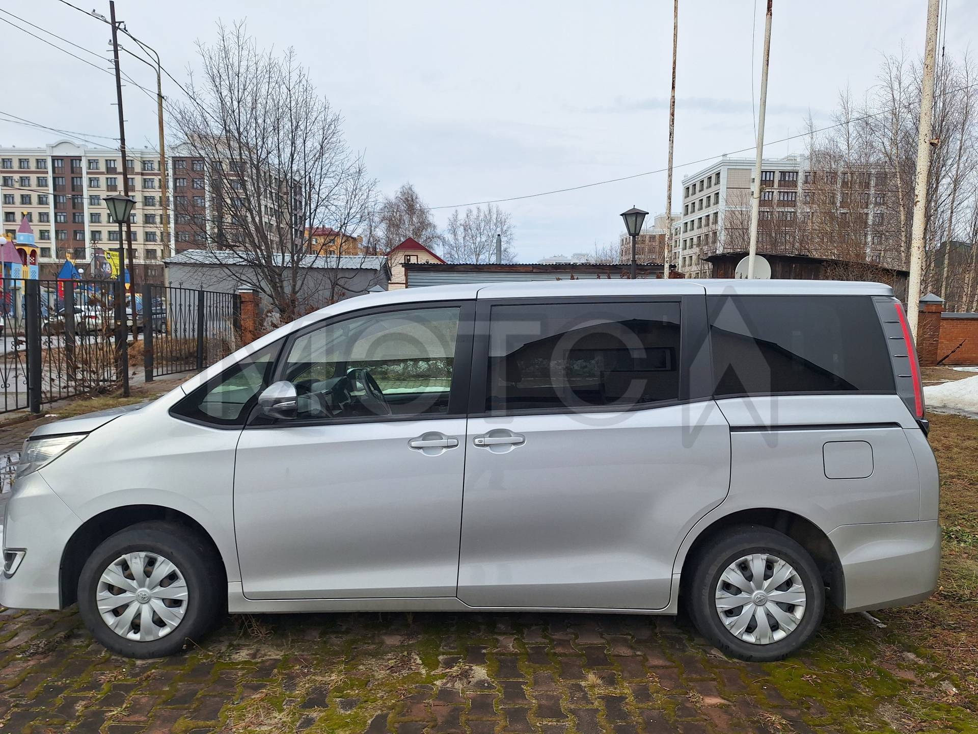 Toyota Noah, 2018 года, 152 лс, 148912 км, АКПП