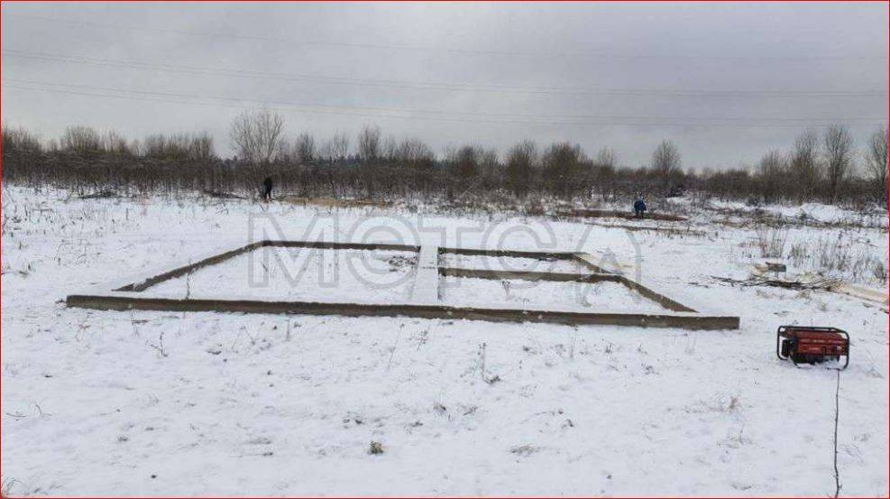 Земельный участок в Ленинградской обл., 2292 кв.м.