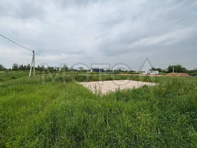 Земельный участок в Ленинградской обл., 598 кв.м.