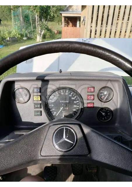MERCEDES BENZ 208, 1994 года