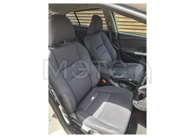 Honda Insight, 2010 года, 101,6 лс, 178614 км