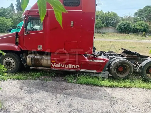 Грузовой автомобиль FREIGHTLINER CENTURY, 1998 года