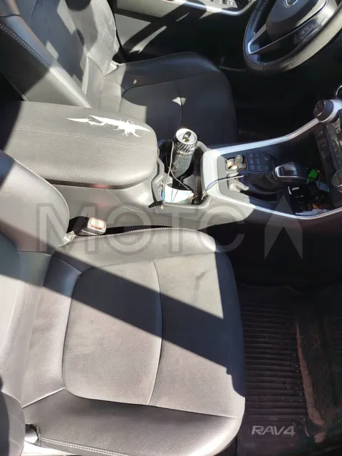 Toyota RAV4, 2021 года, 181996 км, АКПП