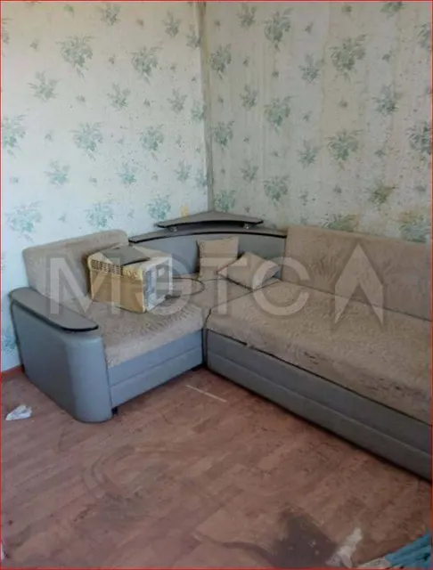1/2 (1/4 и 1/4) доля квартиры в Астраханской обл.