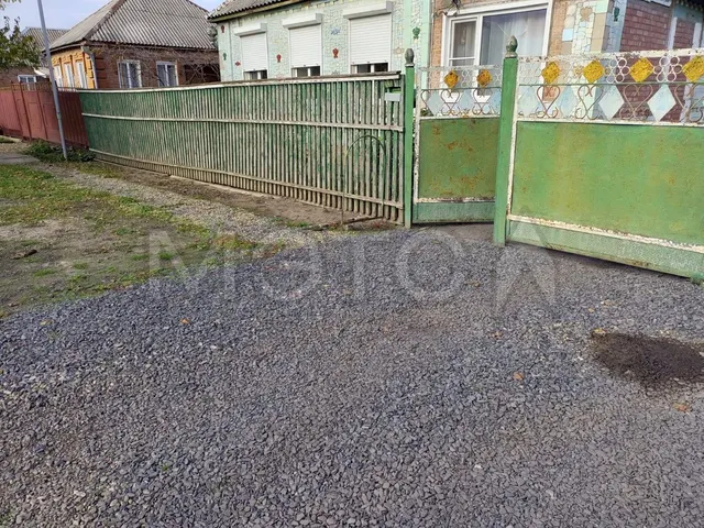 Дом 83,4 кв.м, строения и земельный участок 571 кв.м. в Ростовской обл.