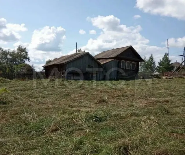 1/2 доля дома и 1/2 доля земельного участка в Пермском крае