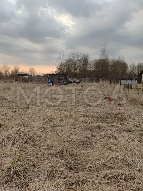 Земельный участок в Новгородской обл., 1093 кв.м.