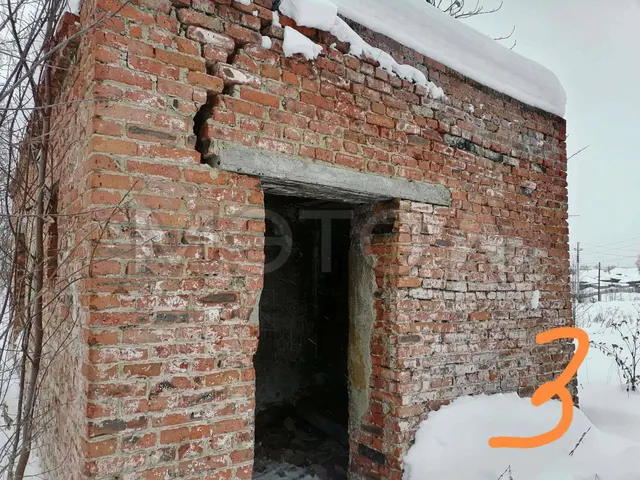1/2 доля здания в Свердловской обл.