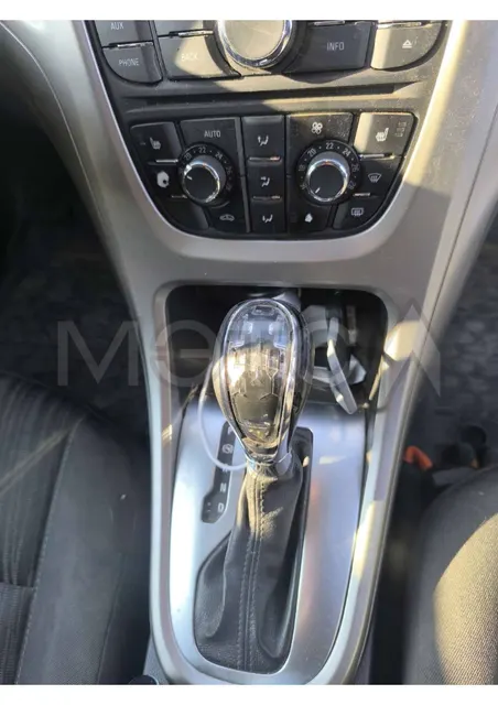 Opel Astra, 2011 года, 140 лс, 207804 км, АКПП