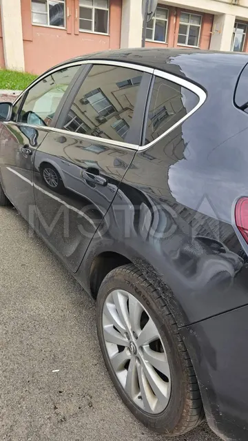 Opel Astra, 2011 года, 115 лс, 196000 км