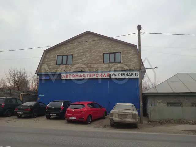 Дом 97,5 кв.м, гараж 204,5 кв.м. и земельный участок 1449 кв.м. в Брянске