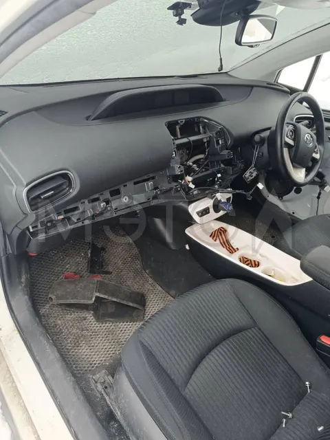 Toyota Prius, 2017 года, 98 лс, 200 000 км, АКПП