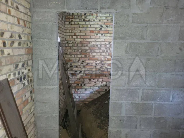 Земельный участок 1786 +/- 30 кв.м и объекты незавершенного строительства в Омской обл.