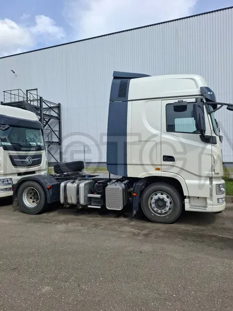 Седельный тягач Dongfeng KX 4x2, 2023 года